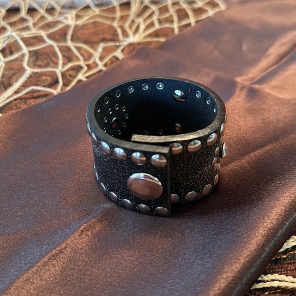 Black leather cuff. - Picture 8 of 9